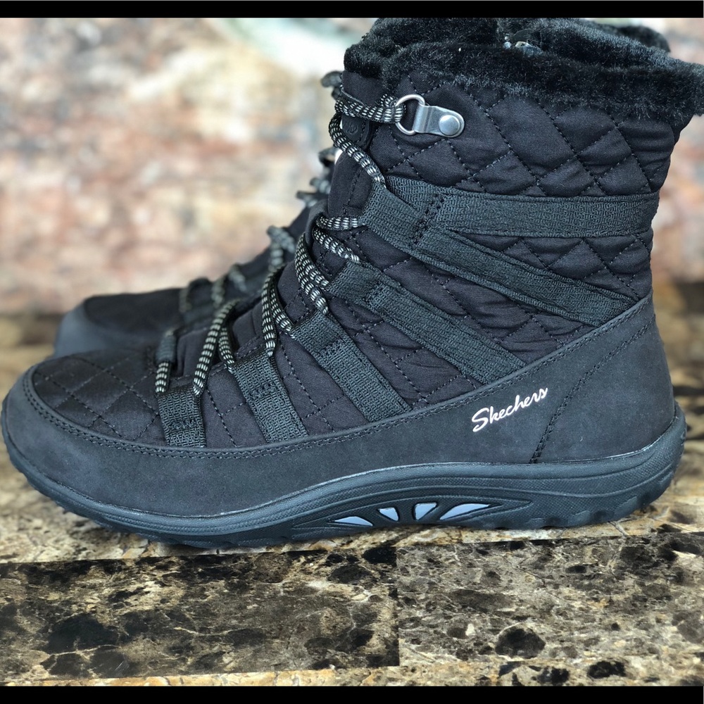 NEW Skechers Women's Relaxed Fit boots - Picture 10 of 14